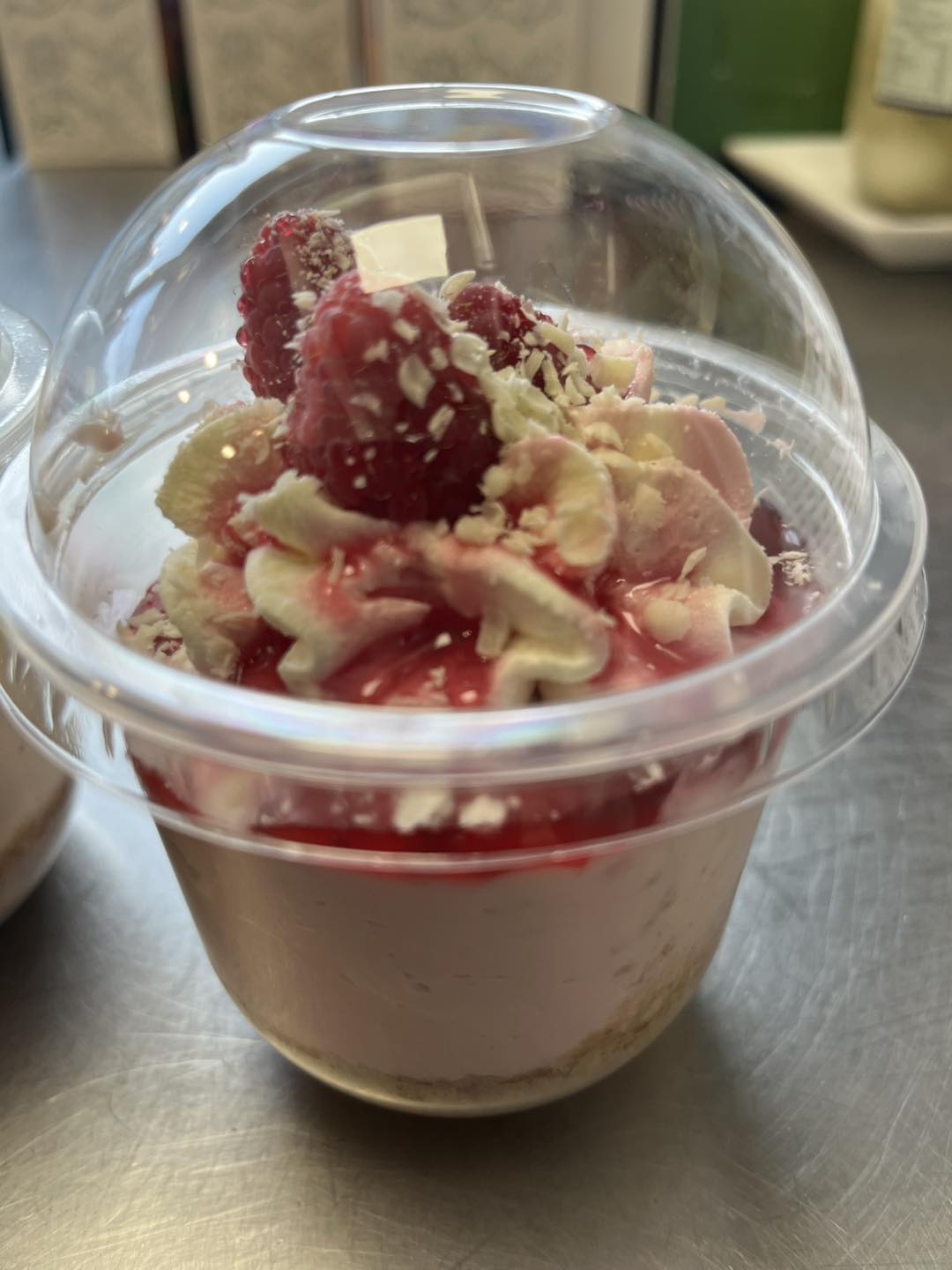 Dino’s Loanhead Raspberry_and_white_chocolate_cheesecake